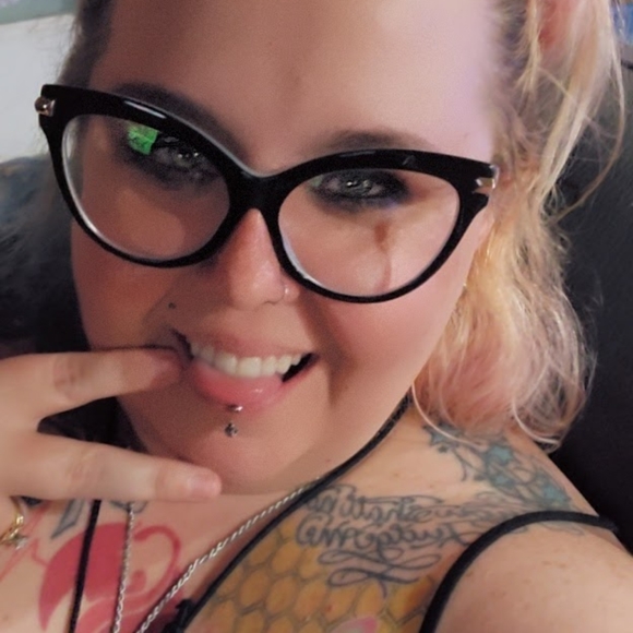 Meet your Posher, Katt aka DirtyPrincess - Picture 3 of 8